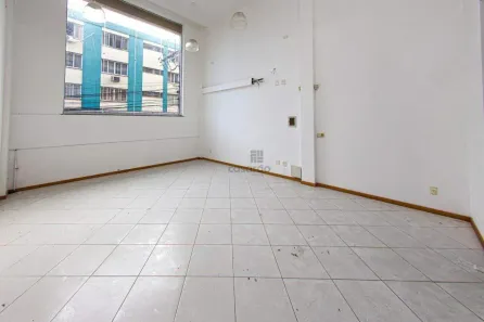 Ponto Comercial para alugar, 49m² no Centro, Santa Maria