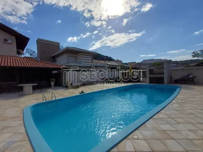 Casa com 4 Quartos para alugar, 562m² no Barra do Rio Cerro, Jaraguá do Sul