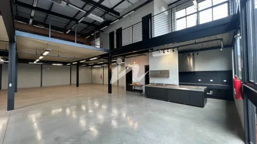 Prédio Comercial à venda, 735m² no Saraiva, Uberlândia