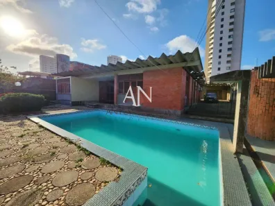 Casa com 5 Quartos à venda, 790m² no Tauape, Fortaleza