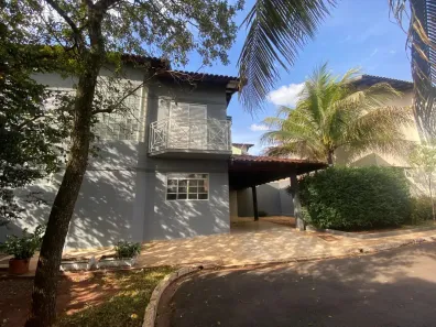 Casa de Condomínio com 3 Quartos para alugar, 210m² no Chácara Cachoeira, Campo Grande