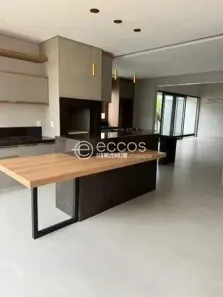 Casa de Condomínio com 4 Quartos à venda, 234m² no Granja Marileusa, Uberlândia