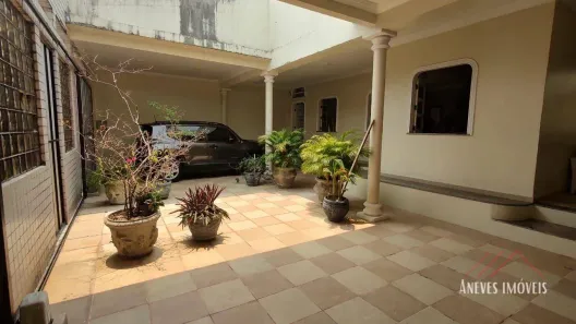 Casa com 3 Quartos à venda, 300m² no Aleixo, Manaus