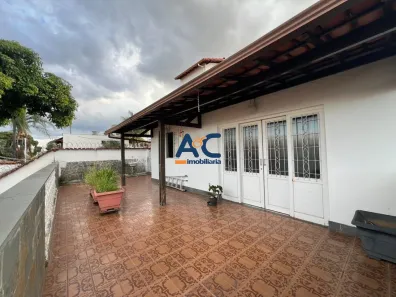 Casa com 5 Quartos à venda, 270m² no Serrano, Belo Horizonte