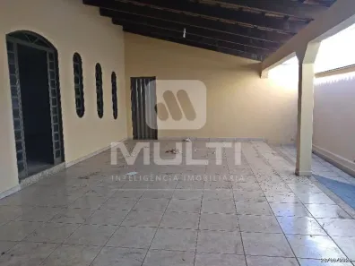 Casa com 3 Quartos para alugar, 147m² no Santa Mônica, Uberlândia