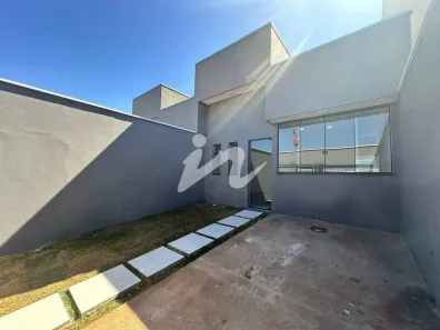 Casa com 3 Quartos à venda, 88m² no Jardim Holanda, Uberlândia