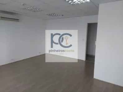 Sala Comercial à venda, 32m² no Santo Amaro, São Paulo