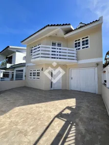 Casa com 3 Quartos à venda, 141m² no Nossa Senhora Medianeira, Santa Maria