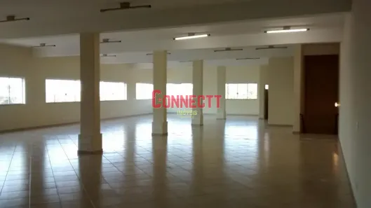 Prédio Comercial para alugar, 1400m² no Ribeirânia, Ribeirão Preto