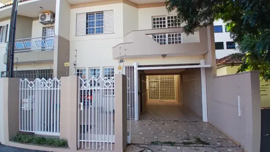Sobrado com 2 Quartos para alugar, 120m² no Zona 07, Maringá