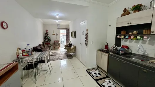 Sobrado com 2 Quartos à venda, 59m² no Espinheiros, Joinville