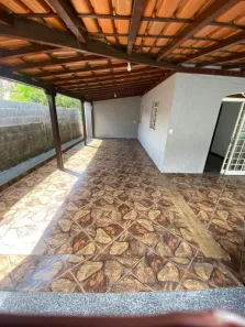 Casa com 3 Quartos para alugar, 250m² no Déa Marly, Ibirité