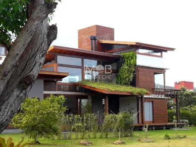 Casa com 3 Quartos à venda, 202m² no Rio Tavares, Florianópolis