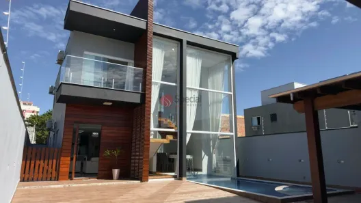 Sobrado com 4 Quartos à venda, 160m² no Jardim de Caraguatatuba, Caraguatatuba