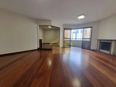 Apartamento com 3 Quartos para alugar, 136m² no Moema, São Paulo