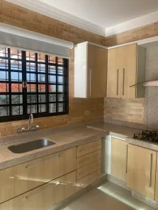 Casa com 3 Quartos para alugar, 130m² no Jardim Dias I, Maringá