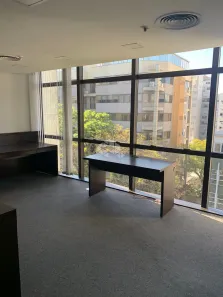 Sala Comercial à venda, 61m² no Moinhos de Vento, Porto Alegre