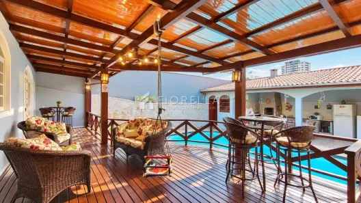 Casa com 4 Quartos à venda, 190m² no Barreiros, São José