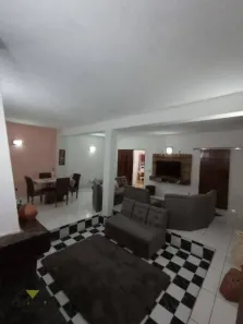 Fazenda/Sítio com 6 Quartos à venda, 1200m² no , Mogi das Cruzes