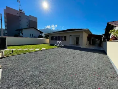 Casa com 4 Quartos para alugar, 215m² no Czerniewicz, Jaraguá do Sul