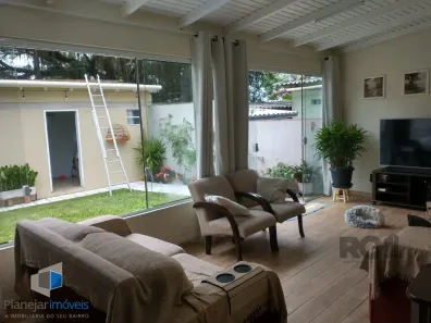 Casa com 2 Quartos à venda, 155m² no Jardim Europa, Porto Alegre