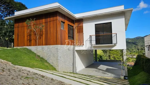 Casa de Condomínio com 3 Quartos à venda, 257m² no Vargem Grande, Teresópolis