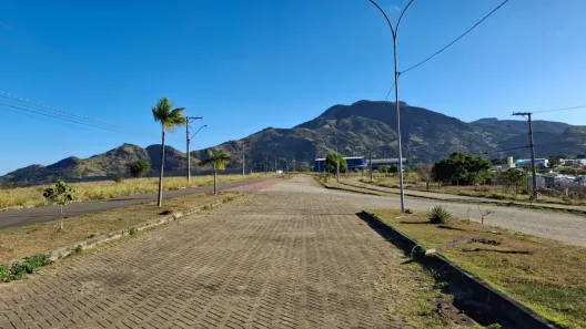 Lote/Terreno à venda, 331m² no Campinho da Serra I, Serra