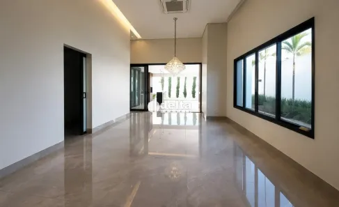 Casa de Condomínio com 3 Quartos para alugar, 260m² no Granja Marileusa, Uberlândia