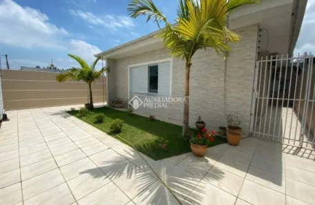 Casa com 4 Quartos para alugar, 330m² no Jardim Atlântico, Florianópolis