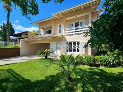 Casa com 5 Quartos à venda, 259m² no Santo Antônio, Joinville
