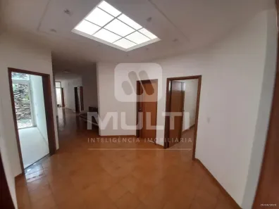 Casa com 1 Quarto para alugar, 518m² no Centro, Uberlândia