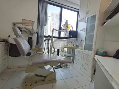 Sala Comercial à venda, 30m² no Moinhos de Vento, Porto Alegre
