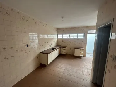 Casa com 4 Quartos para alugar, 185m² no Setor Bueno, Goiânia