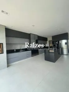 Casa de Condomínio com 4 Quartos para alugar, 257m² no Gávea, Uberlândia