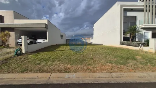 Lote/Terreno à venda, 300m² no Jardim Residencial Dona Lucilla, Indaiatuba