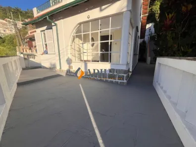 Casa com 3 Quartos para alugar, 80m² no Caxambu, Petrópolis