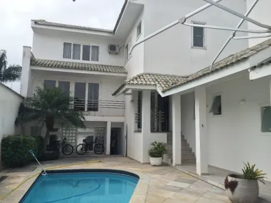Sobrado com 6 Quartos à venda, 280m² no Vila Oliveira, Mogi das Cruzes