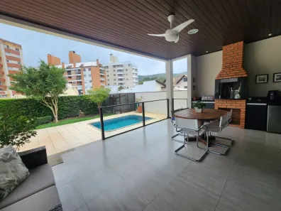 Casa com 3 Quartos à venda, 221m² no Córrego Grande, Florianópolis