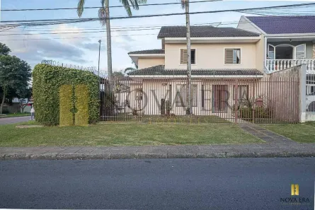 Casa com 3 Quartos à venda, 180m² no Novo Mundo, Curitiba