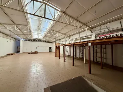 Galpão/Depósito/Armazém para alugar, 380m² no Centro, Londrina