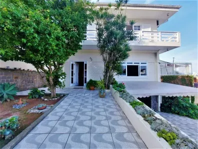 Casa com 4 Quartos à venda, 176m² no Coqueiros, Florianópolis