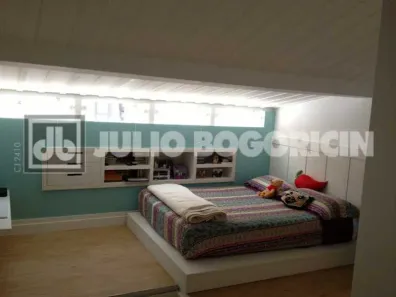Casa de Condomínio com 4 Quartos à venda, 200m² no Santa Rosa, Niterói