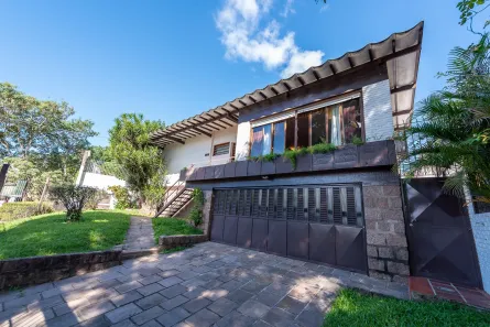 Casa com 3 Quartos à venda, 329m² no Chácara das Pedras, Porto Alegre