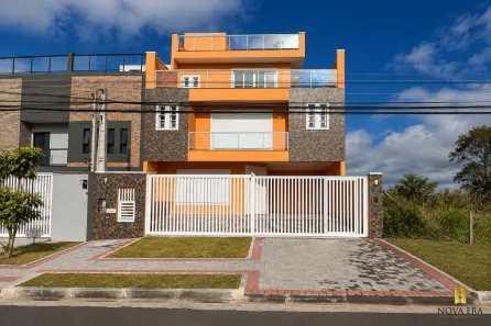 Casa com 3 Quartos para alugar, 220m² no Bairro Alto, Curitiba