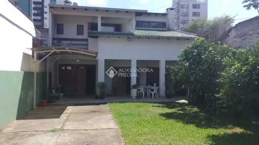 Casa com 3 Quartos à venda, 300m² no Passo da Areia, Porto Alegre
