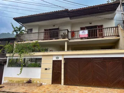 Casa com 4 Quartos à venda, 240m² no Parque das Palmeiras, Angra dos Reis