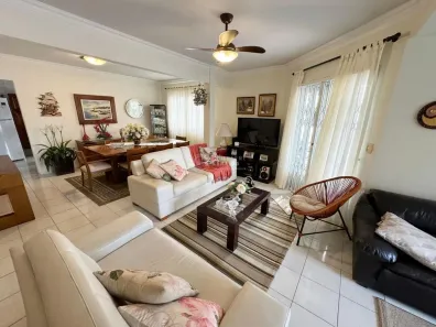 Casa com 4 Quartos para alugar, 200m² no Centro, Balneário Camboriú