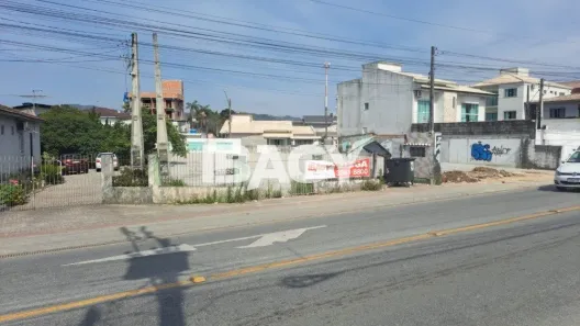 Lote/Terreno para alugar, 550m² no Aririú, Palhoça