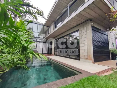 Casa com 2 Quartos para alugar, 200m² no Cidade Jardim, Uberlândia