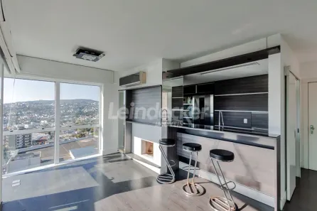 Apartamento com 2 Quartos para alugar, 74m² no Três Figueiras, Porto Alegre